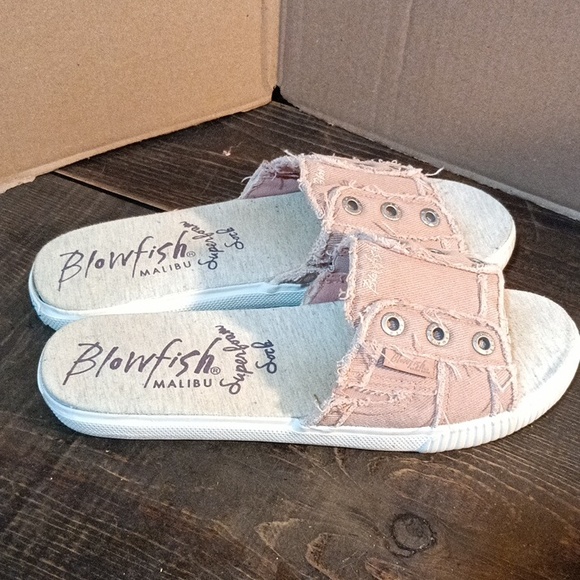 Shoes - Picture 2 of 4